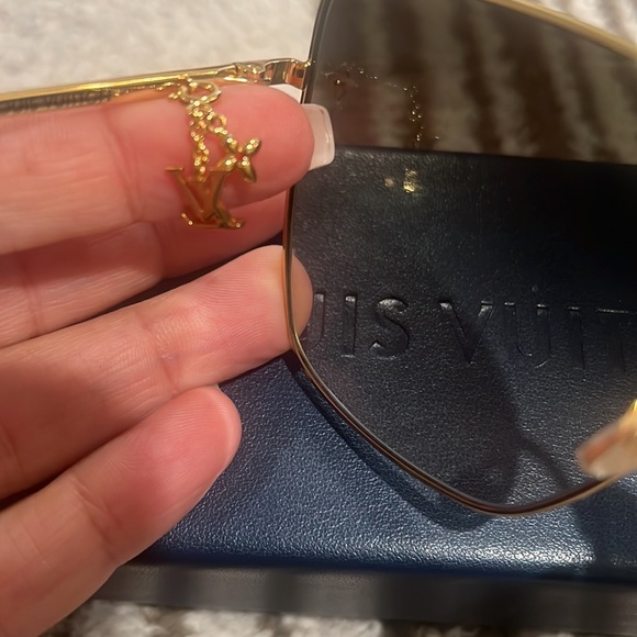 Louis Vuitton charm cat eye sunglasses - Picture 8 of 8
